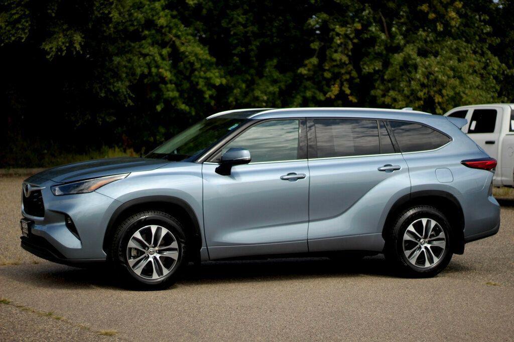 used 2022 Toyota Highlander car, priced at $33,998