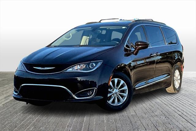 used 2017 Chrysler Pacifica car, priced at $9,998