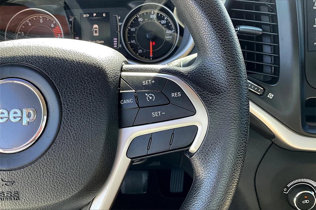 used 2016 Jeep Cherokee car, priced at $11,170