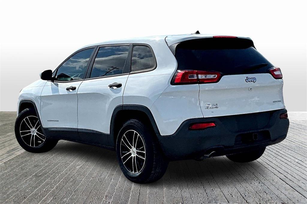 used 2016 Jeep Cherokee car, priced at $11,170