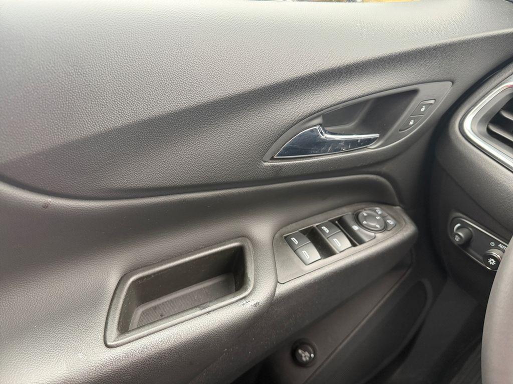 used 2021 Chevrolet Equinox car, priced at $19,991