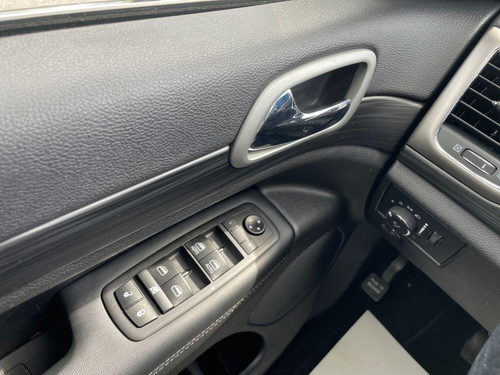 used 2021 Jeep Grand Cherokee car, priced at $22,190