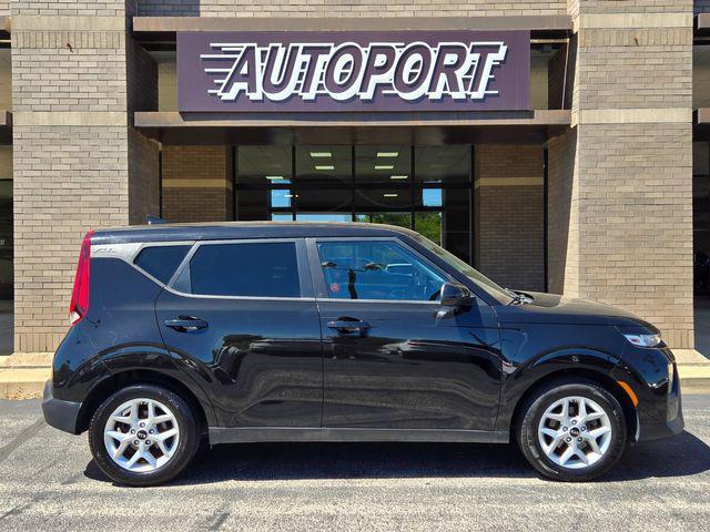 used 2021 Kia Soul car, priced at $15,348