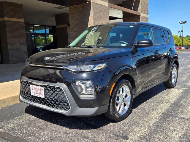 used 2021 Kia Soul car, priced at $15,348