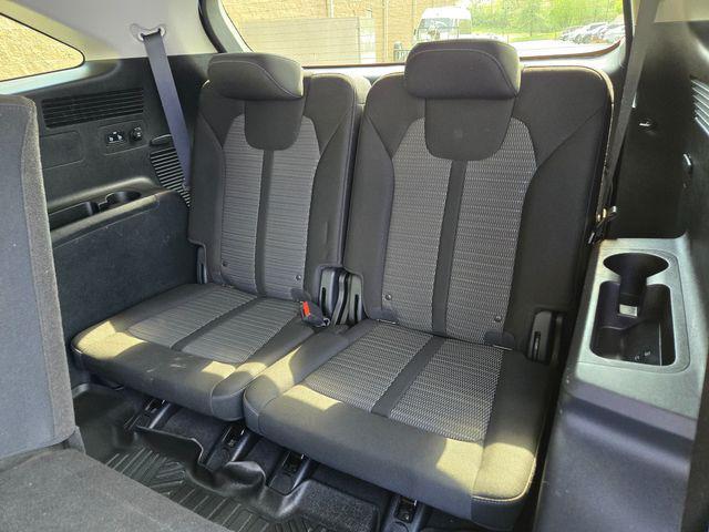 used 2022 Kia Sorento car, priced at $22,920