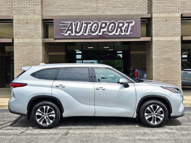 used 2022 Toyota Highlander Hybrid car, priced at $42,820