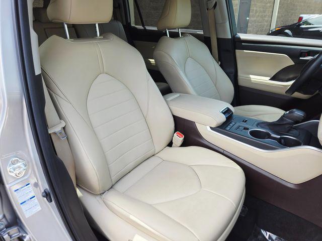 used 2022 Toyota Highlander Hybrid car, priced at $42,820