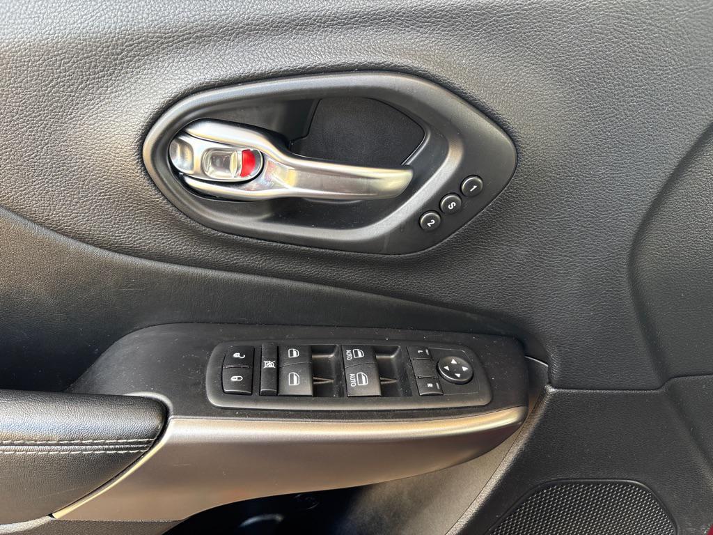 used 2020 Jeep Cherokee car, priced at $18,975