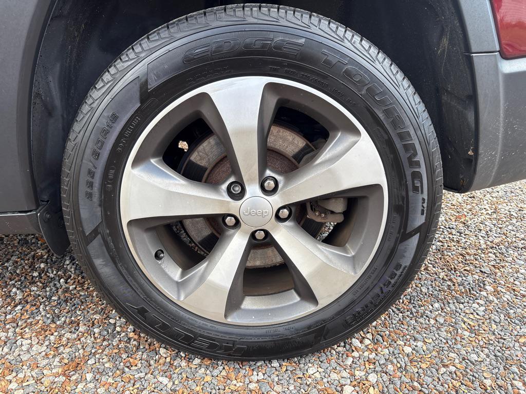 used 2020 Jeep Cherokee car, priced at $18,975