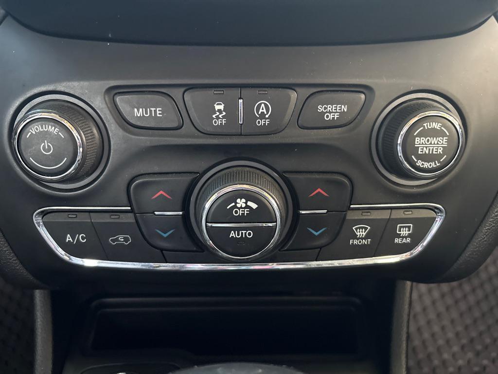 used 2019 Jeep Cherokee car, priced at $17,475