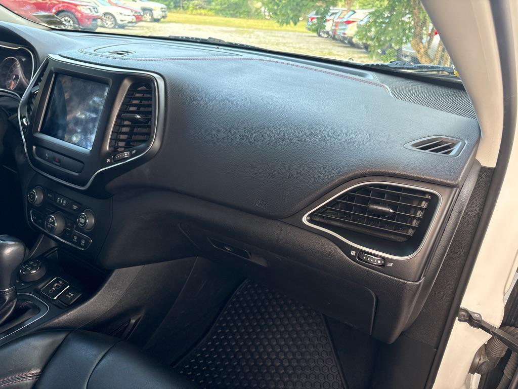 used 2019 Jeep Cherokee car, priced at $17,475