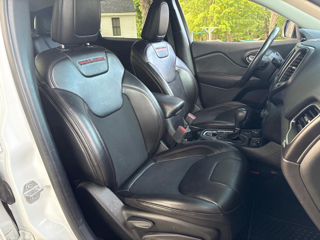 used 2019 Jeep Cherokee car, priced at $17,475