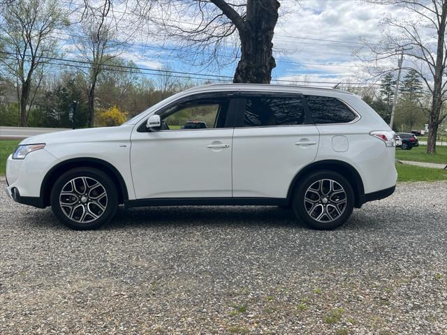 used 2015 Mitsubishi Outlander car, priced at $14,975