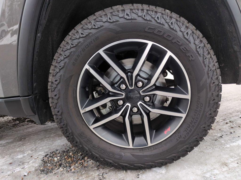 used 2021 Jeep Grand Cherokee car, priced at $24,975