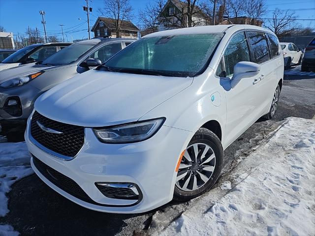 used 2022 Chrysler Pacifica Hybrid car, priced at $24,595