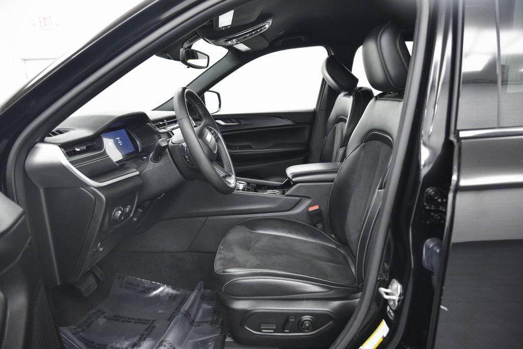 used 2023 Jeep Grand Cherokee car, priced at $27,895