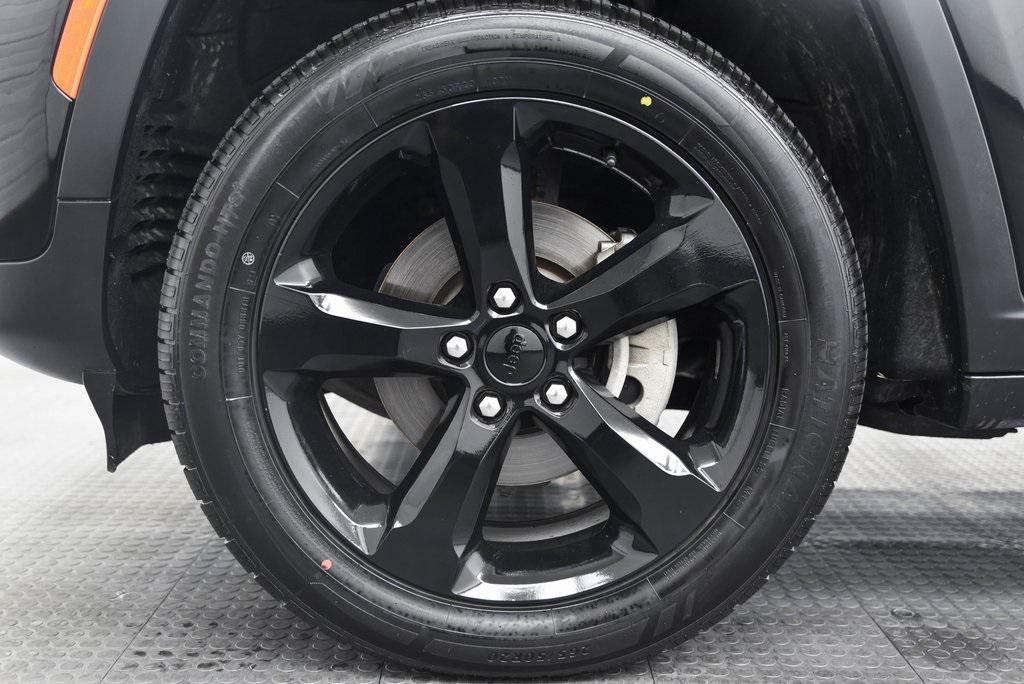 used 2023 Jeep Grand Cherokee car, priced at $27,895