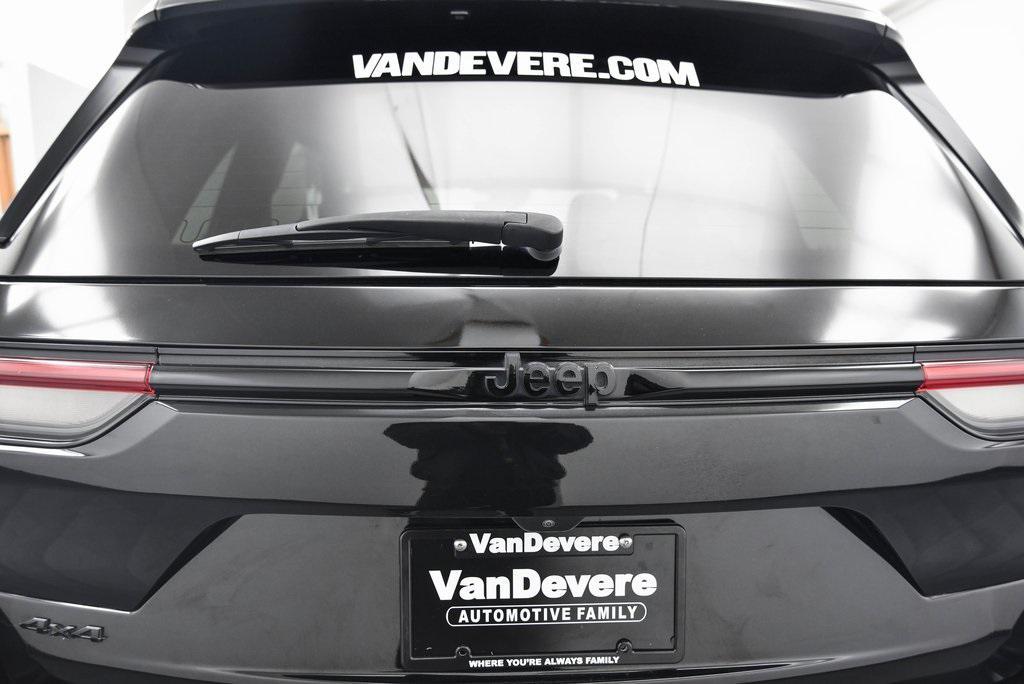 used 2023 Jeep Grand Cherokee car, priced at $27,895