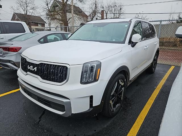 used 2023 Kia Telluride car, priced at $37,554