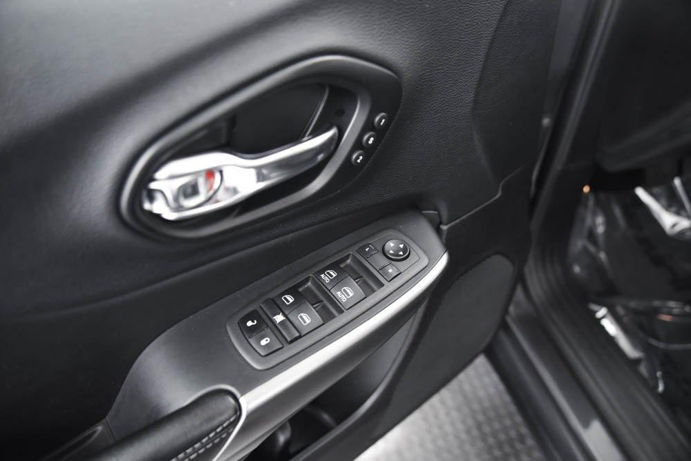 used 2022 Jeep Cherokee car, priced at $26,818