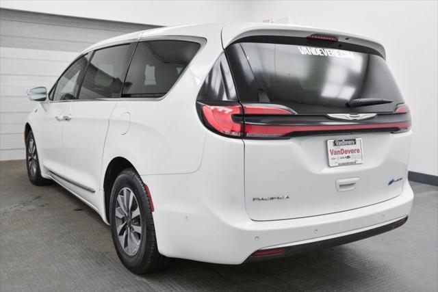 used 2022 Chrysler Pacifica Hybrid car, priced at $28,595