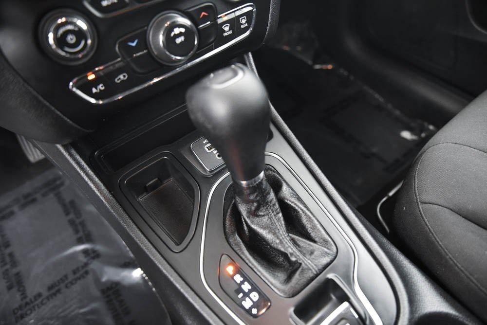used 2020 Jeep Cherokee car, priced at $14,295