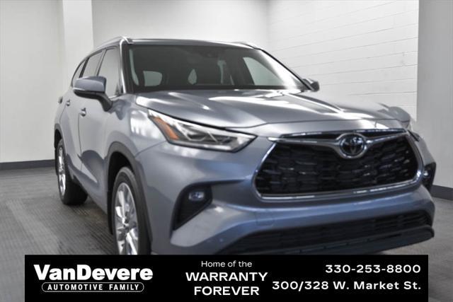 used 2021 Toyota Highlander car, priced at $36,026