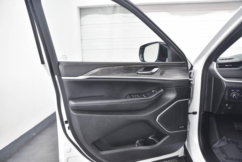 used 2024 Jeep Grand Cherokee 4xe car, priced at $31,995