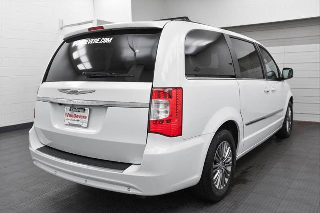 used 2014 Chrysler Town & Country car, priced at $9,325