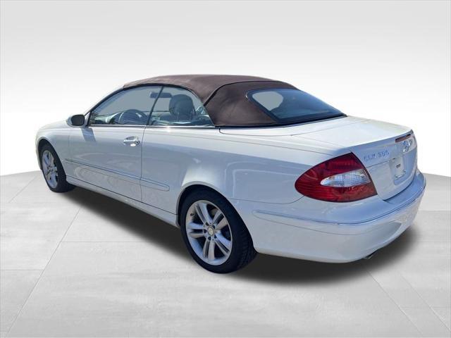 used 2008 Mercedes-Benz CLK-Class car, priced at $15,771