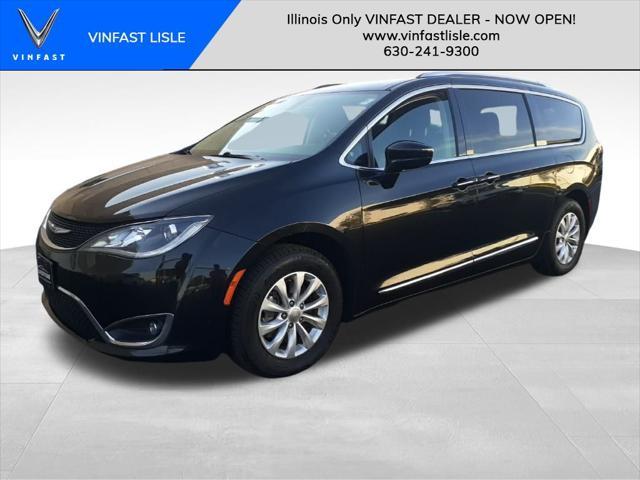 used 2019 Chrysler Pacifica car, priced at $15,724