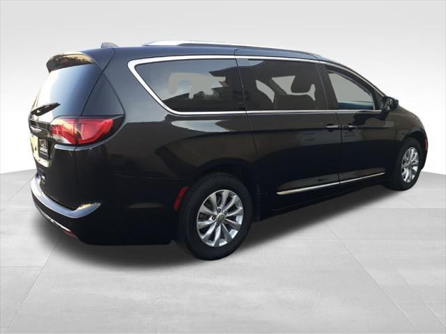 used 2019 Chrysler Pacifica car, priced at $15,724