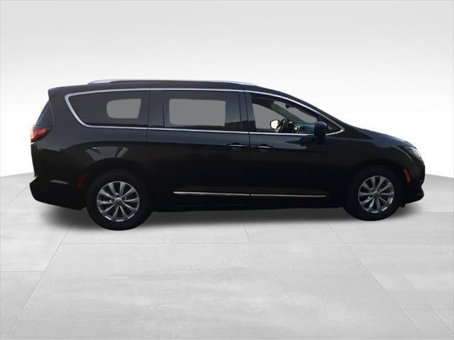 used 2019 Chrysler Pacifica car, priced at $15,724