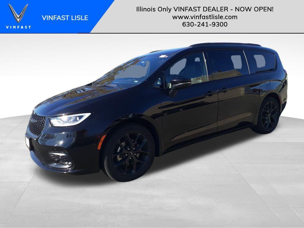 used 2025 Chrysler Pacifica car, priced at $36,799
