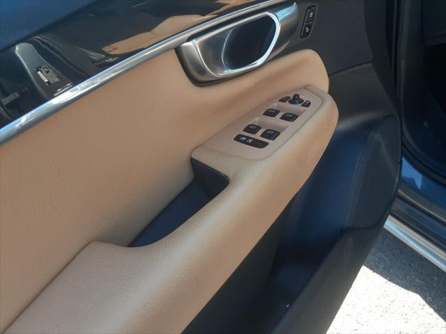used 2018 Volvo XC90 car, priced at $17,989