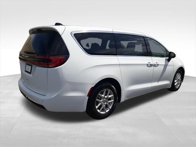 used 2023 Chrysler Pacifica car, priced at $22,571