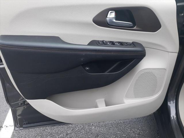 used 2018 Chrysler Pacifica Hybrid car, priced at $19,976