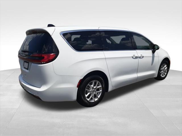 used 2023 Chrysler Pacifica car, priced at $23,278