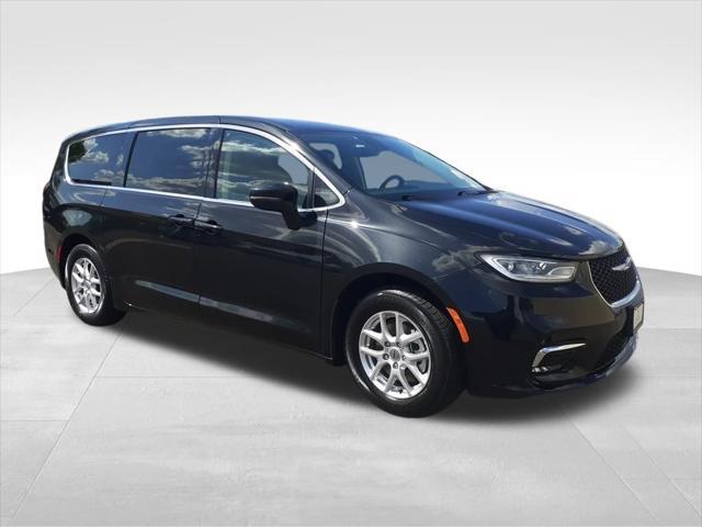 used 2023 Chrysler Pacifica car, priced at $23,181