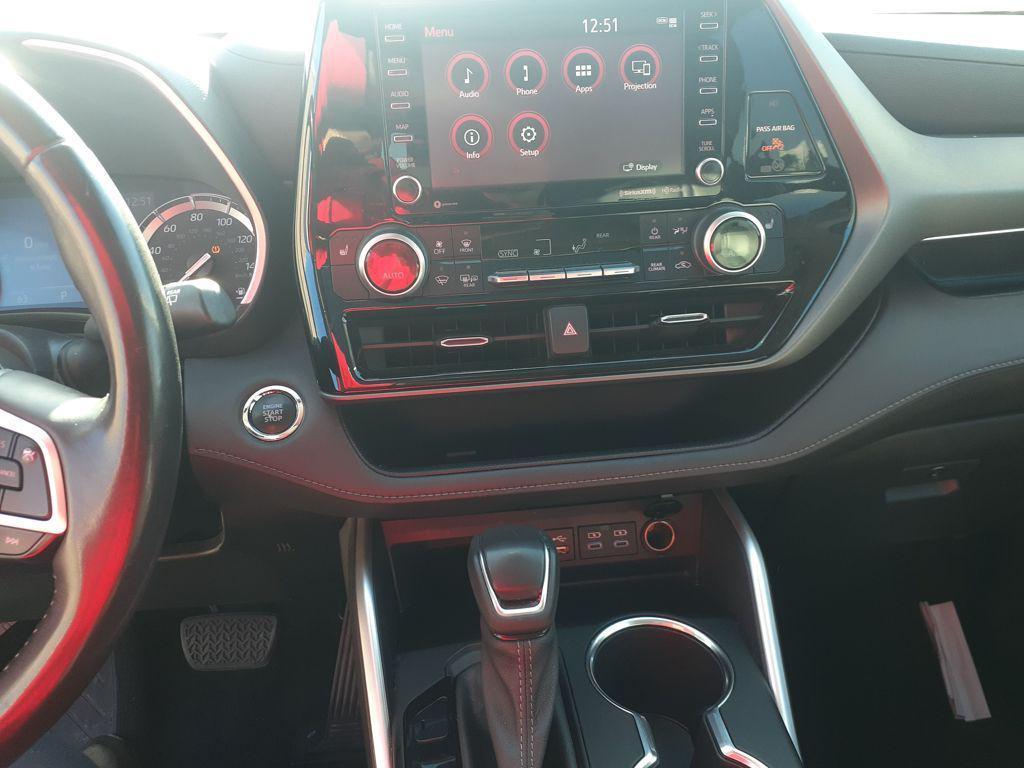 used 2022 Toyota Highlander car, priced at $32,444