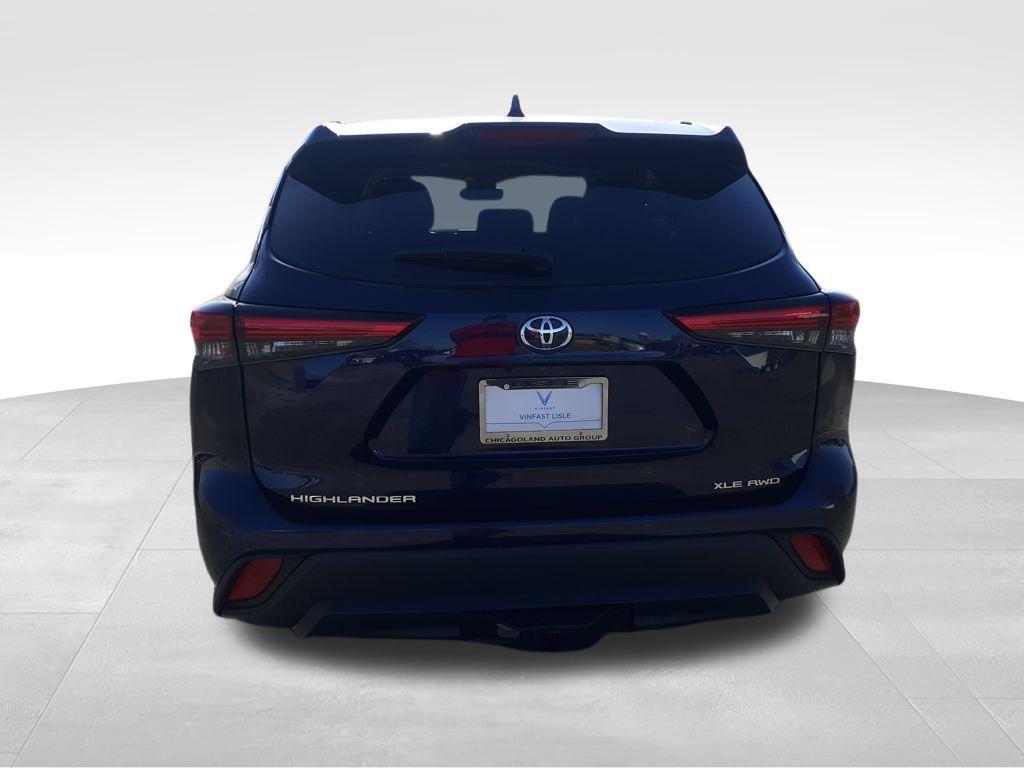 used 2022 Toyota Highlander car, priced at $32,444
