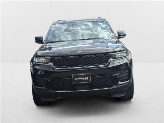 new 2025 Jeep Grand Cherokee car, priced at $40,153