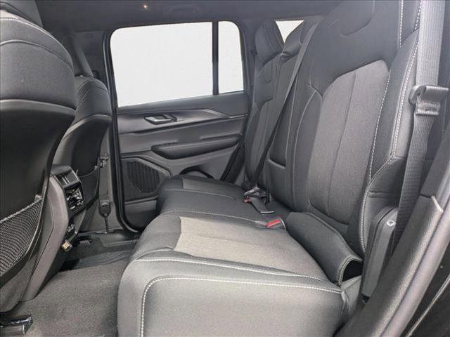 new 2025 Jeep Grand Cherokee car, priced at $40,153