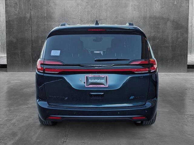 new 2025 Chrysler Pacifica Hybrid car, priced at $61,074