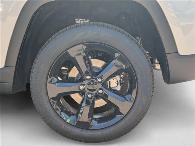 new 2025 Jeep Grand Cherokee car, priced at $46,743