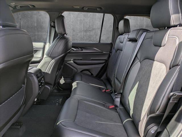 new 2025 Jeep Grand Cherokee car, priced at $43,912