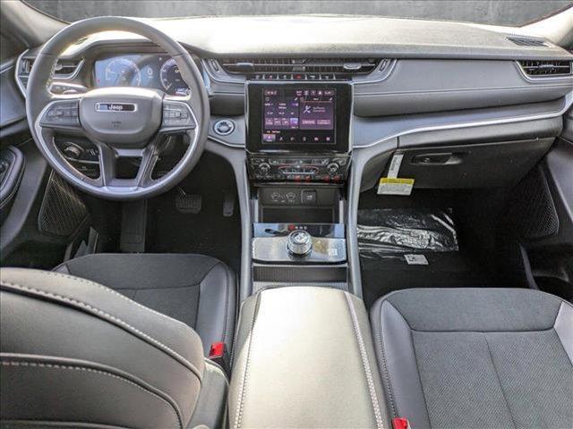 new 2025 Jeep Grand Cherokee car, priced at $43,912