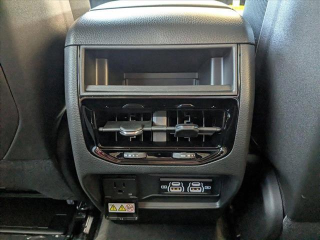 new 2025 Jeep Grand Cherokee car, priced at $41,160