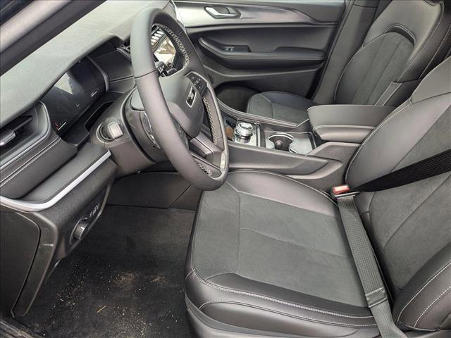 new 2025 Jeep Grand Cherokee car, priced at $42,310