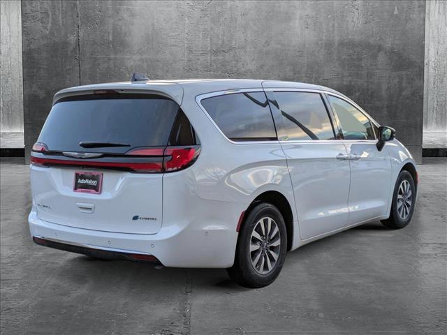 new 2025 Chrysler Pacifica Hybrid car, priced at $45,799